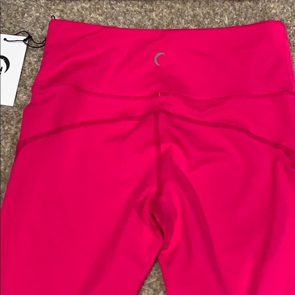 Zyia Active Fuchsia Mesh LNT leggings & bra - Picture 5 of 9